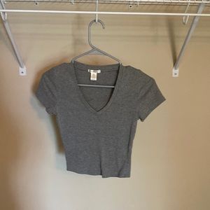 basic gray cropped tee